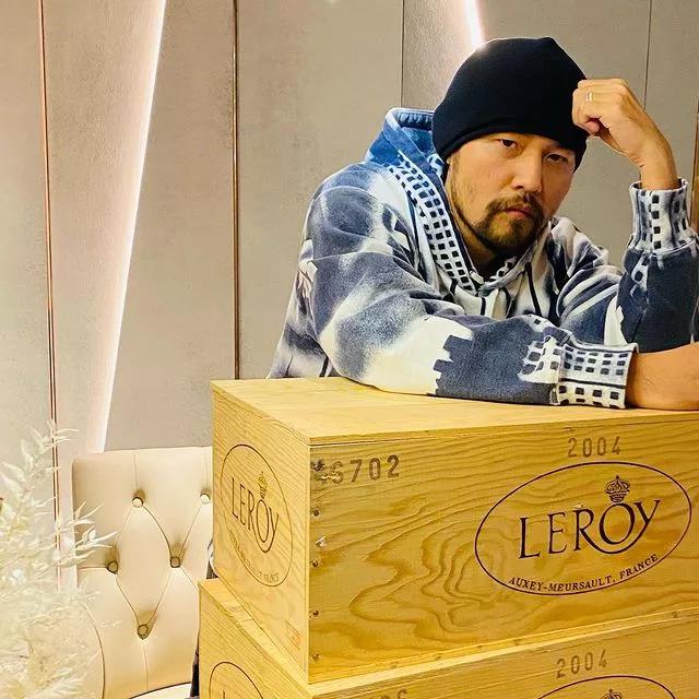 周杰伦ins上频繁po大酒尤其钟爱勃艮第名庄